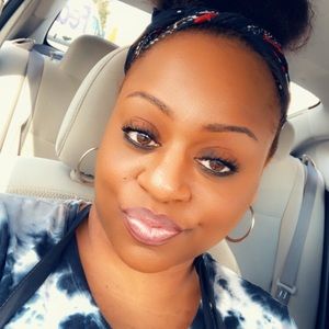 Meet your Posher, Mia